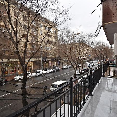 19Tumanyan Excellent Apartment In The Centre Of Capital Ereván Exterior foto