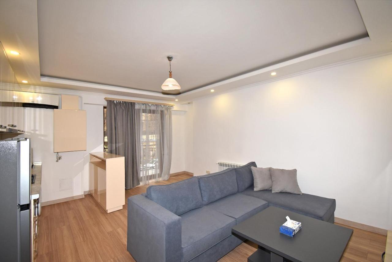 19Tumanyan Excellent Apartment In The Centre Of Capital Ereván Exterior foto