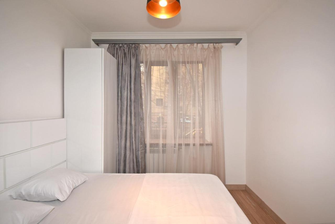 19Tumanyan Excellent Apartment In The Centre Of Capital Ereván Exterior foto